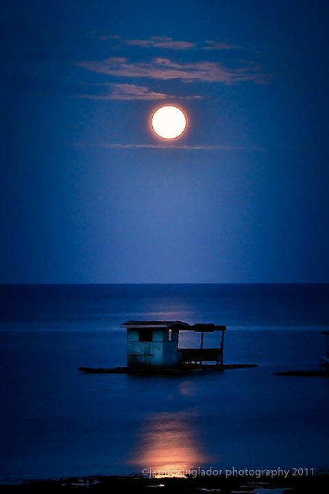 Litrato ni James Singlador. 