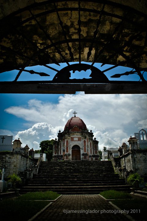Patyo kang San Joaquin, Iloilo. Litrato ni James Singlador.