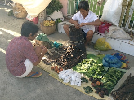 Litrato: Camille Lachica. "Martes sa tienda ka Sibalom" 