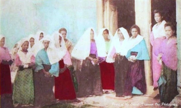 'Mga Tumuluo' /Colorized Postcard published by Photo Supply Co., [1911] /PearloftheOrient: DiscoverOldPhilippines /https://www.facebook.com/DiscoverOldPhilippines 