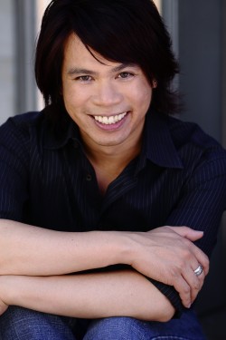 Si Peter Solis Nery isa ka premyado nga manunulat sang mga sugilanon, binalaybay, drama, kag pelikula sa mga pulong Hiligaynon, Filipino, kag Ingles. Gintib-ong sia sa Palanca Awards Hall of Fame sadtong 2012. Gikan sia sa Dumangas, Iloilo apang subong nagapuyo sa Los Angeles, California bilang isa ka nars. Katapu sia sang Dramatists Guild of America, kag ginasaligan nga Hiligaynon tester sang American Council for the Teaching of Foreign Languages. Iya gintuga ang The Peter Solis Nery Foundation for Hiligaynon Literature and the Arts para maamligan kag mapatin-ad ang panulatan Hiligaynon. www.petersolisnery.com.  