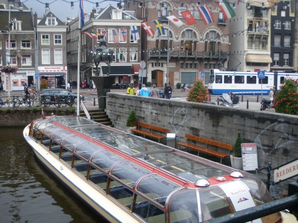 Ang baroto nga ginsakyan