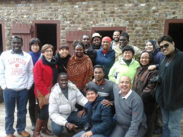 Sa likod namon makita ang napreserbar nga barracks kang mga uripon katong lapnagon pa ang slavery sa Amerika. Sa amon field trip sa Charleston, South Carolina, duro ang amon natun-an tuhoy sa kasaysayan kang slavery.