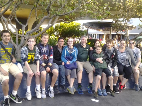 Kaimaw ang pamilya ni Chelsea. 